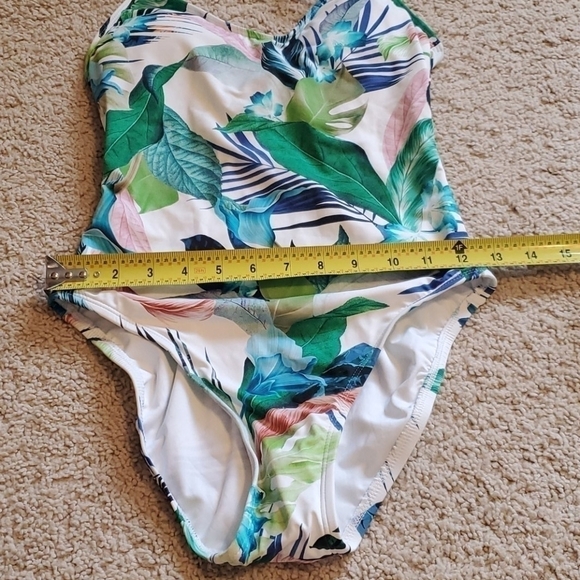 NWOT BECCA The Moment Scoop Front Lingerie swim - Picture 4 of 10